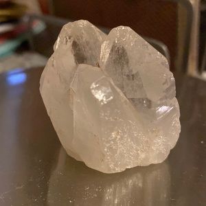 2. Raw Clear Quartz Multipoint (4 points/cluster) 66 Grams